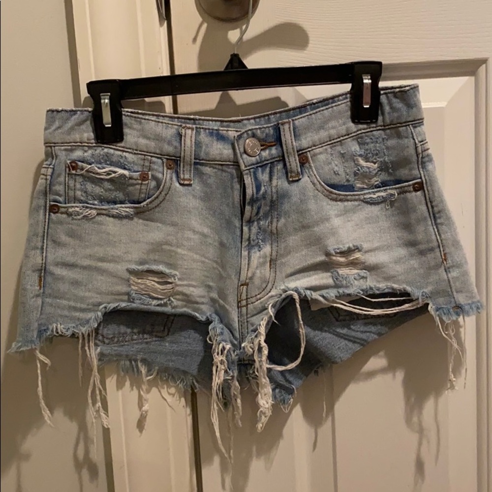 Women’s BDG essential short mid rise jean shorts